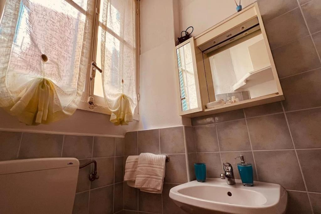 Mini Accommodation In Sanremo Liguria Exterior foto