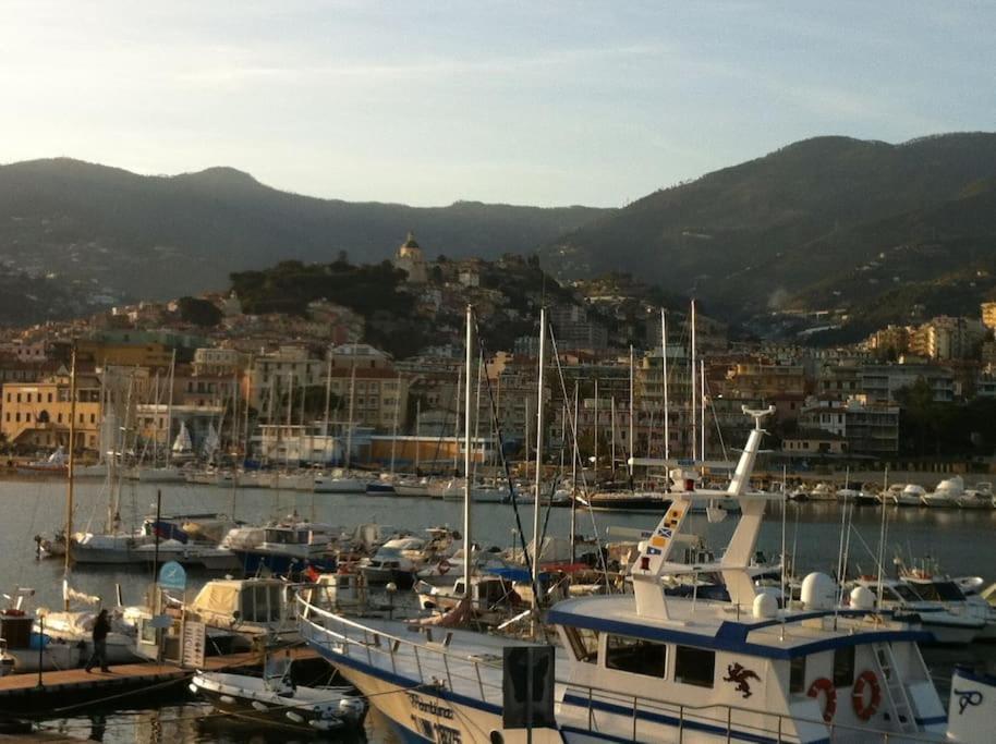 Mini Accommodation In Sanremo Liguria Exterior foto