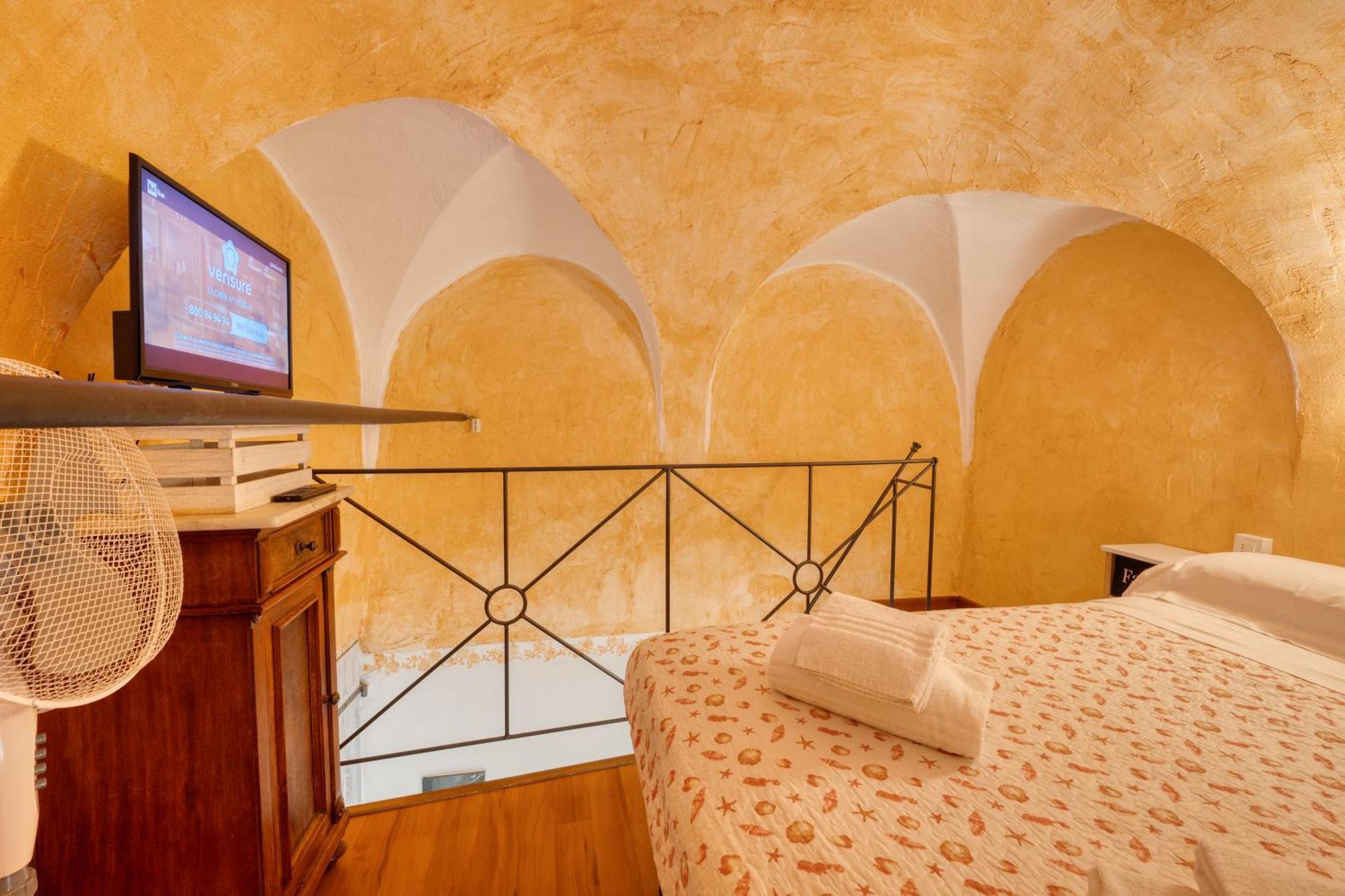 Mini Accommodation In Sanremo Liguria Exterior foto