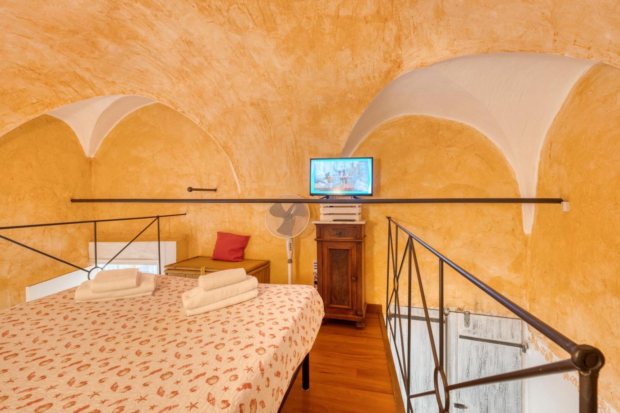 Mini Accommodation In Sanremo Liguria Exterior foto